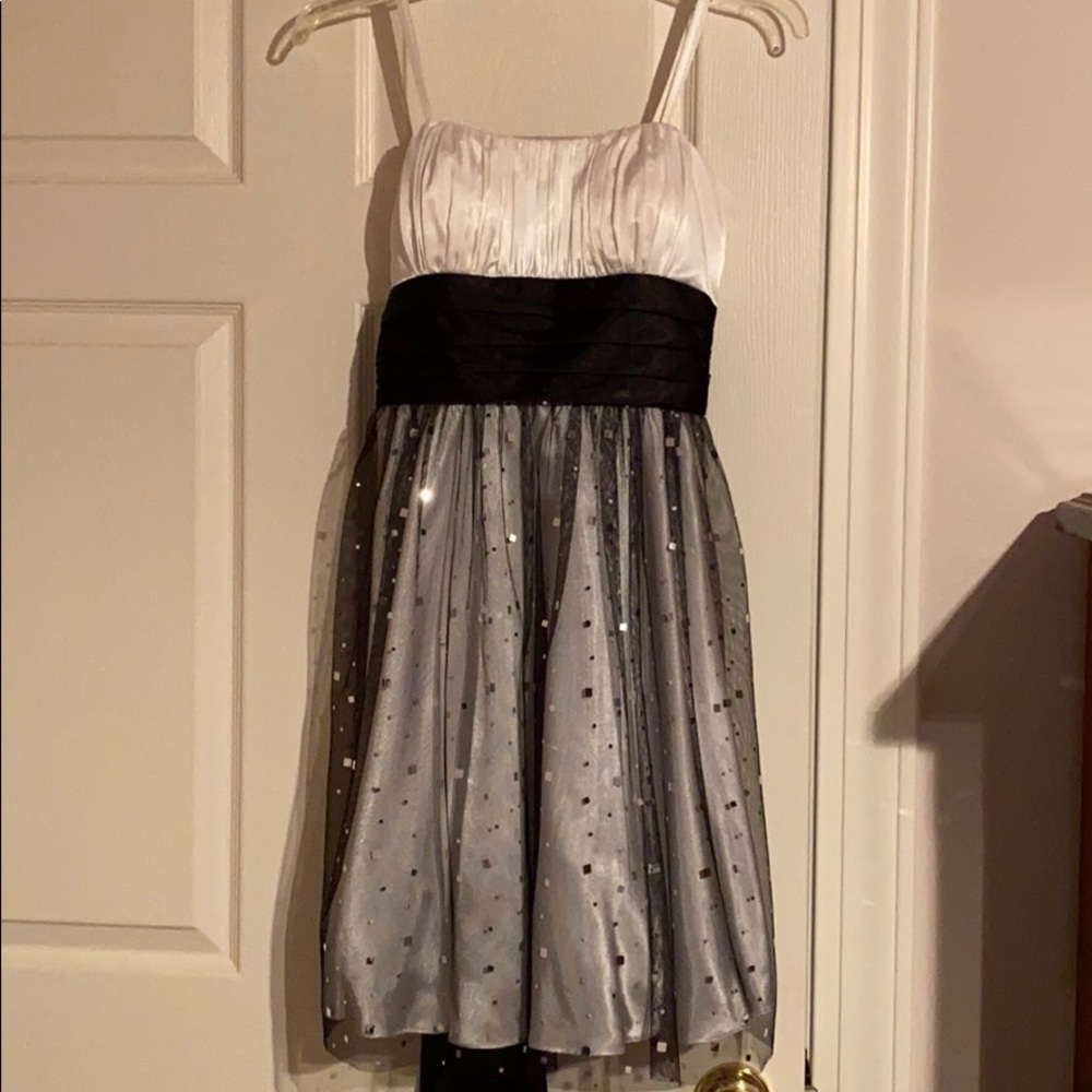 Juniors Strapless Dress